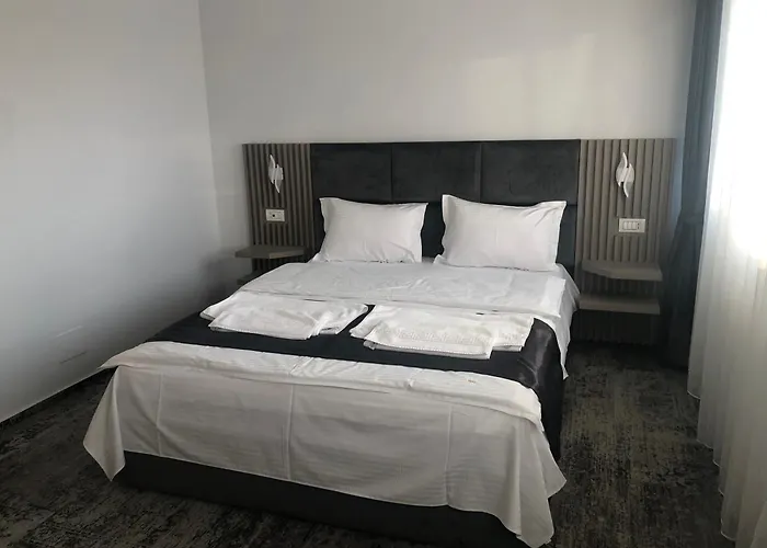 Sub Cetate Hotel Rîşnov